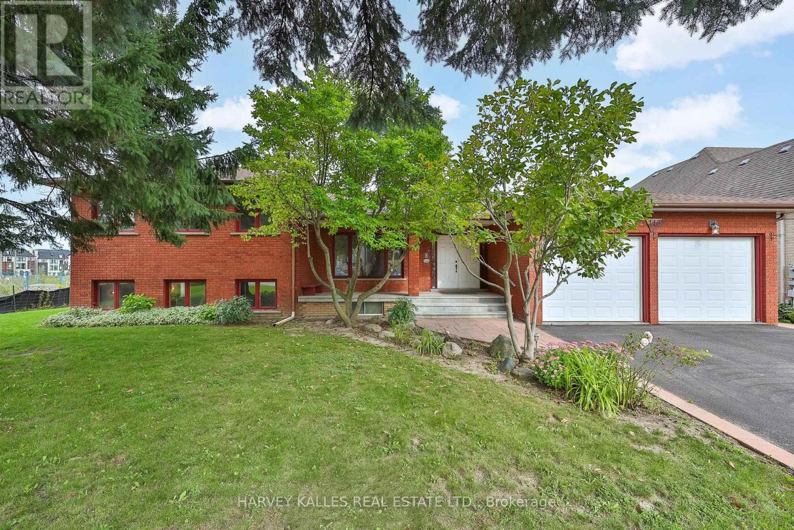 113 BOND CRESCENT, Richmond Hill, Ontario