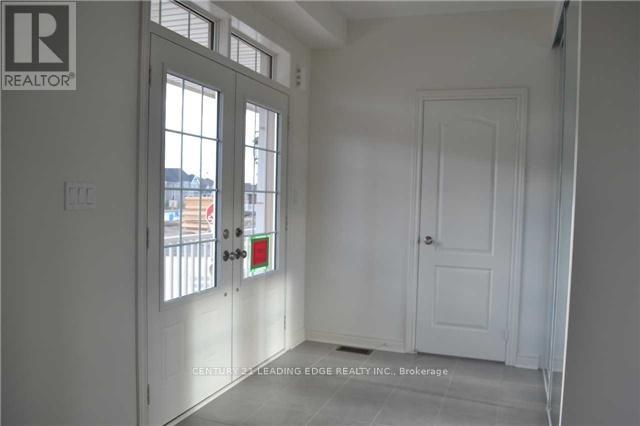 11 Radial Drive, Aurora, Ontario  L4G 0Z8 - Photo 11 - N13811404