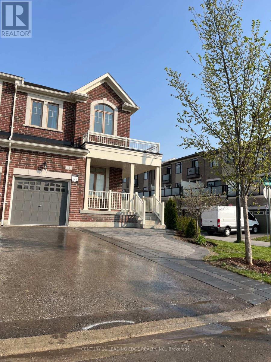 11 Radial Drive, Aurora, Ontario  L4G 0Z8 - Photo 2 - N13811404