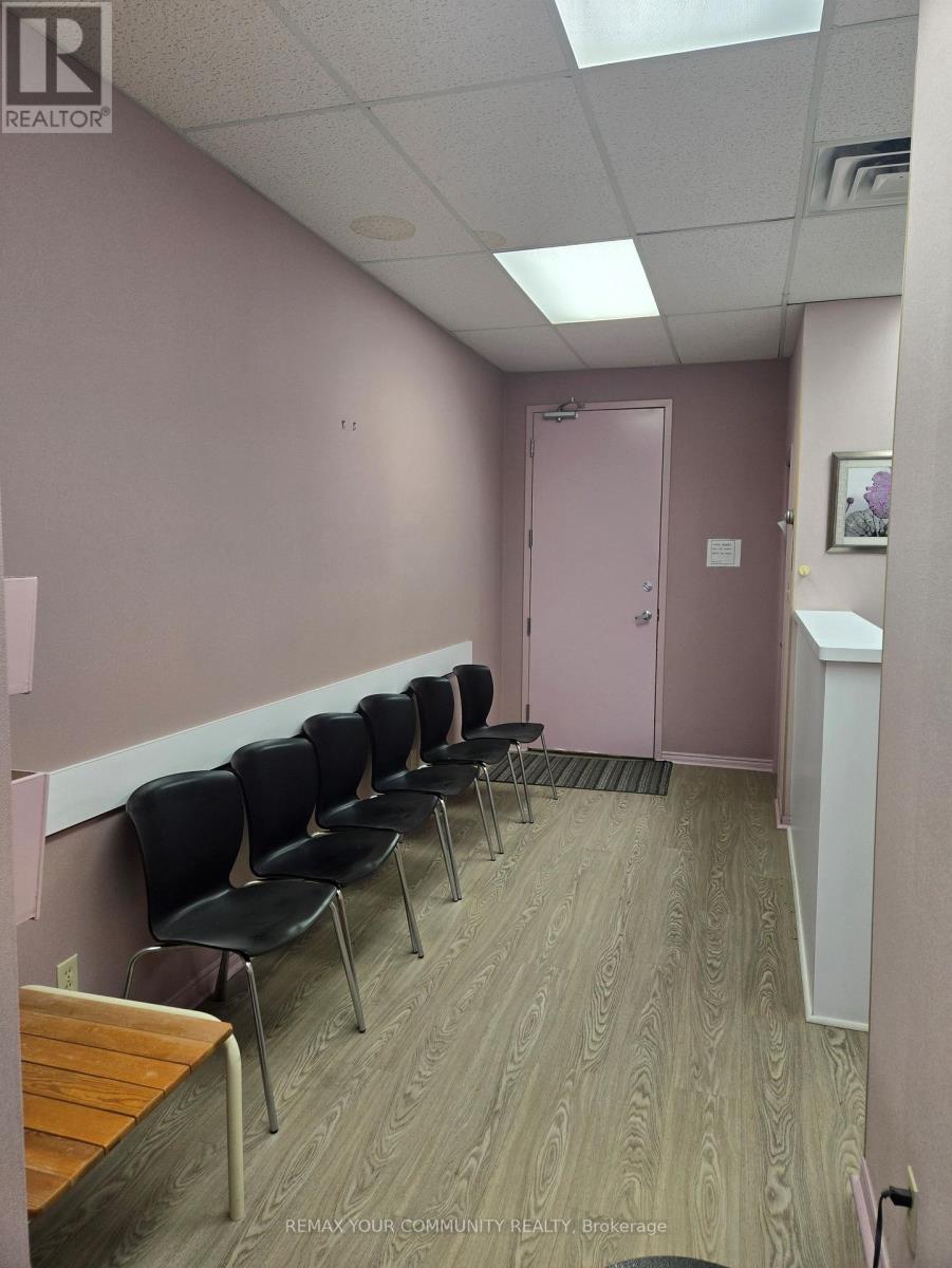 408 - 250 Harding Boulevard W, Richmond Hill, Ontario L4C 9M7 - Photo 3 - N13811472