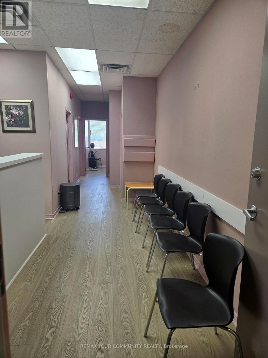 408 - 250 Harding Boulevard W, Richmond Hill, Ontario L4C 9M7 - Photo 4 - N13811472