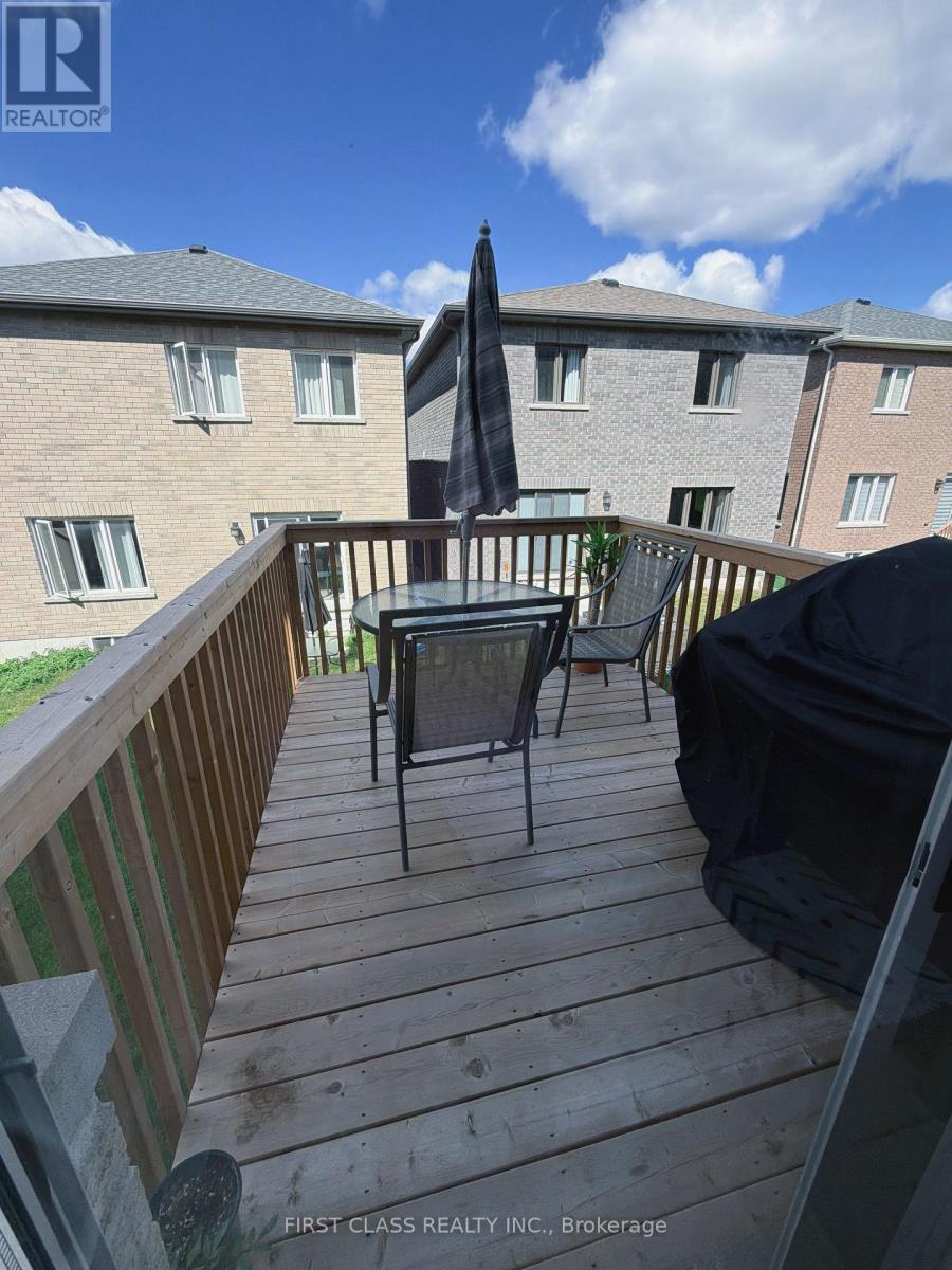24 Barnyard Trail, Barrie, Ontario  L9J 0T3 - Photo 3 - S13811420