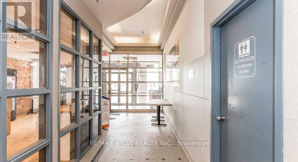 50 Dunlop Street E, Barrie (City Centre), Ontario  L4M 6J9 - Photo 4 - S13811442
