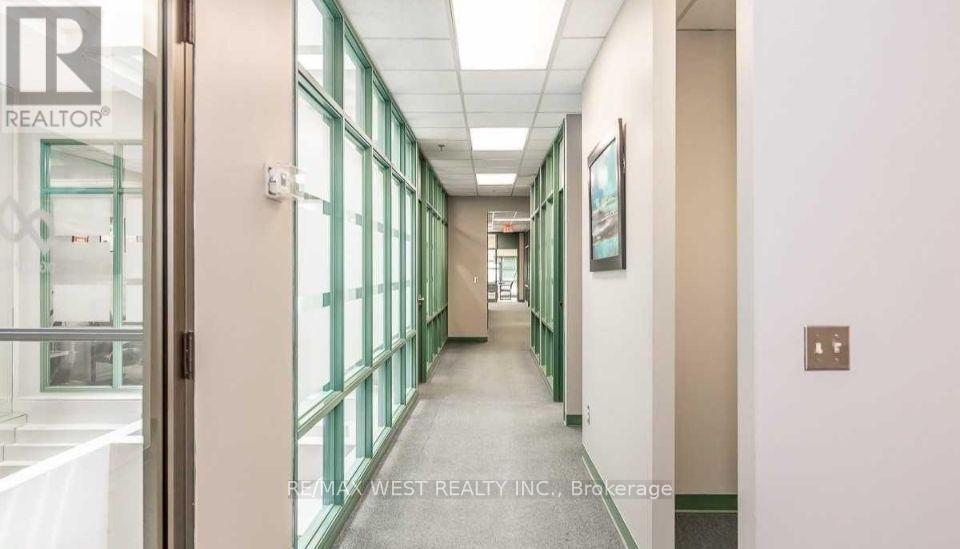 50 Dunlop Street E, Barrie (City Centre), Ontario  L4M 6J9 - Photo 7 - S13811442