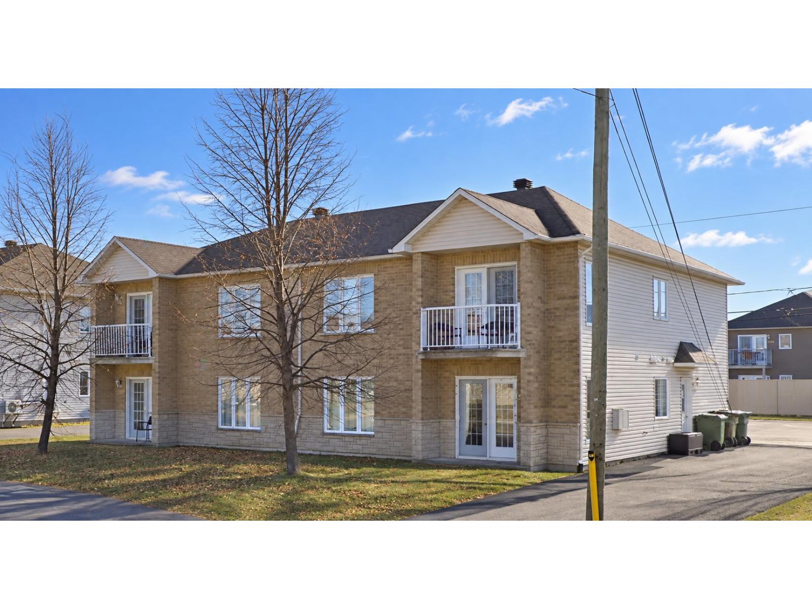 2705-2711 Rue de la Commune Drummondville Quebec Canada J2B0M3 3