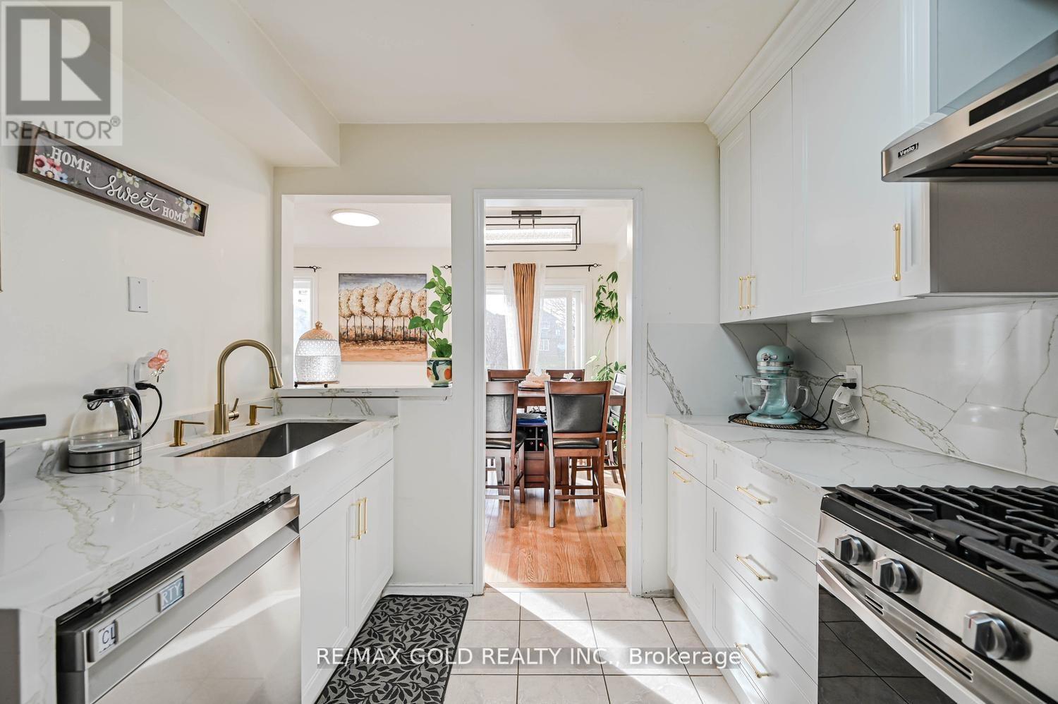 30 Wickstead Court, Brampton, Ontario  L6R 1N8 - Photo 14 - W13811330