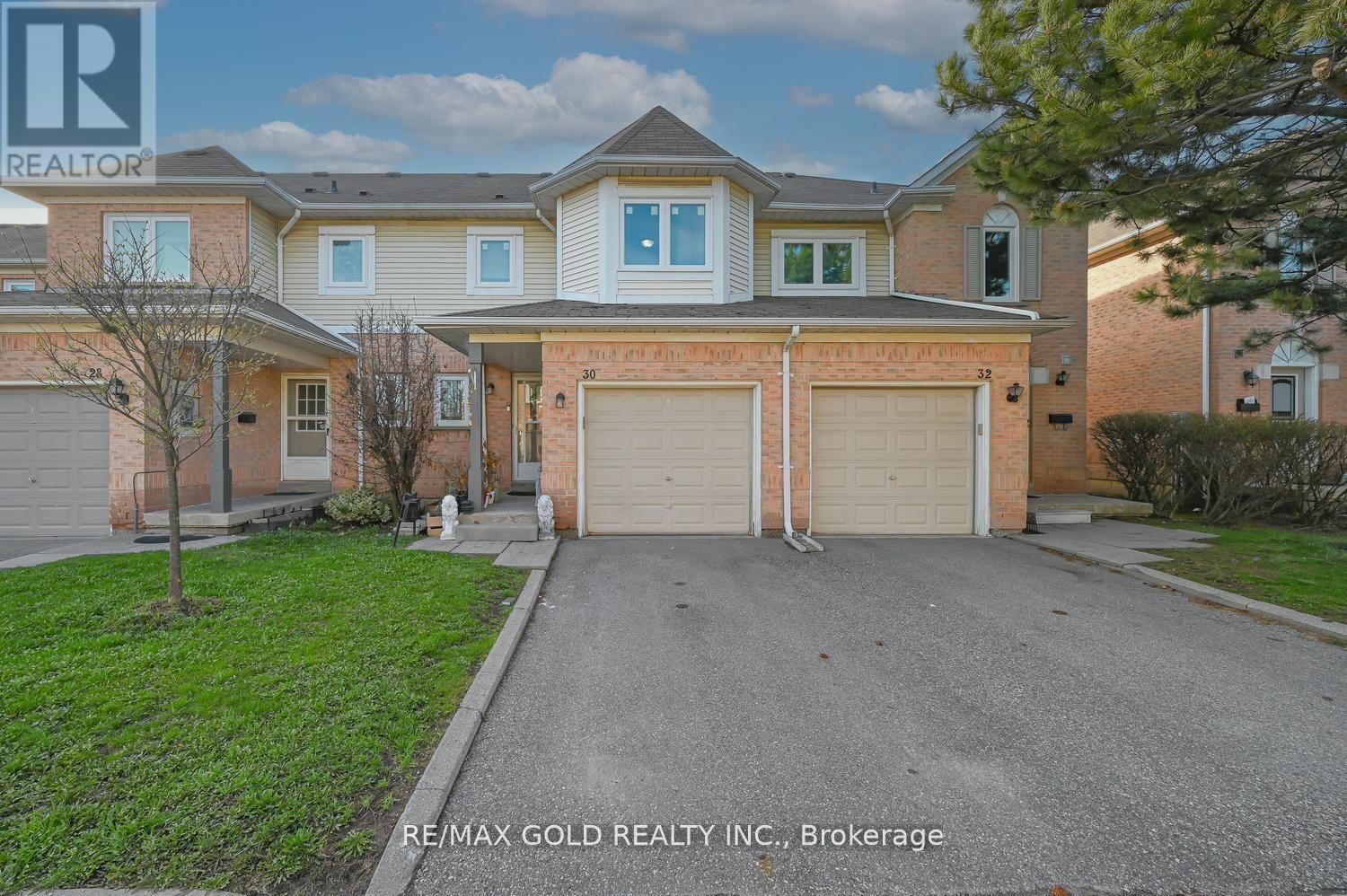 30 Wickstead Court, Brampton, Ontario  L6R 1N8 - Photo 4 - W13811330