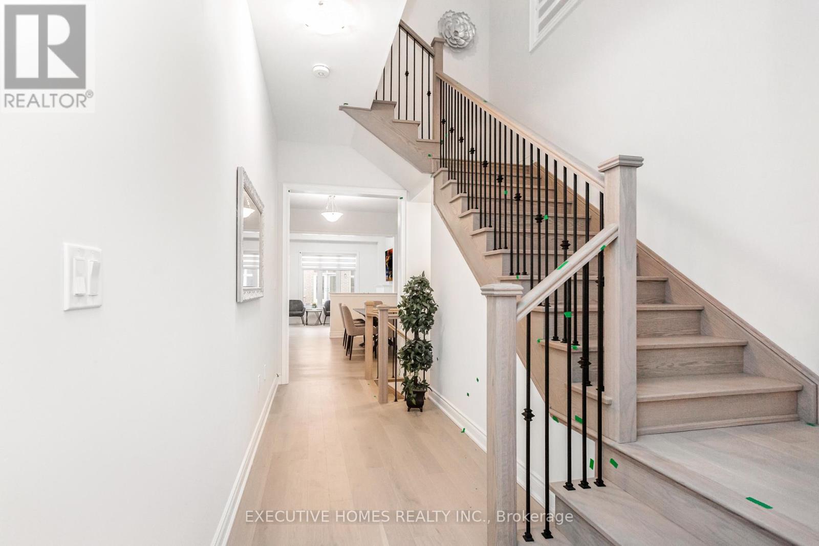 1371 Peony Path, Oakville, Ontario  L6H 7Z8 - Photo 3 - W13811338