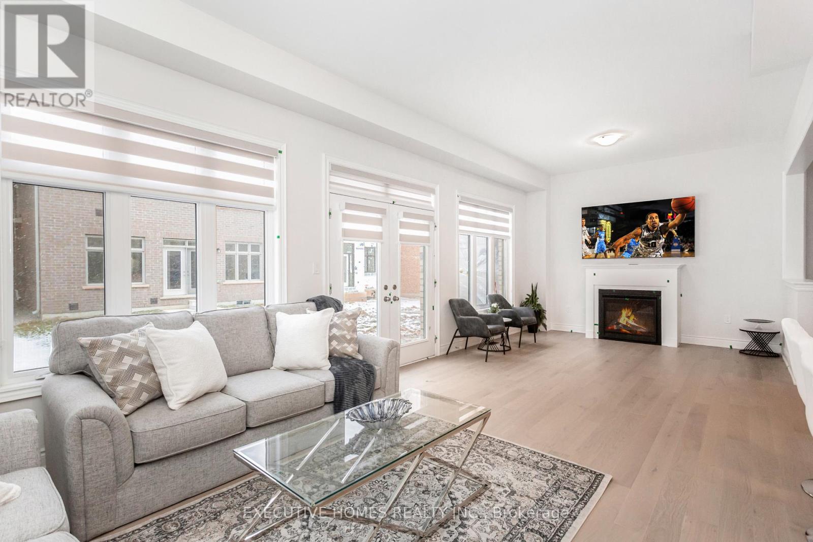 1371 Peony Path, Oakville, Ontario  L6H 7Z8 - Photo 5 - W13811338