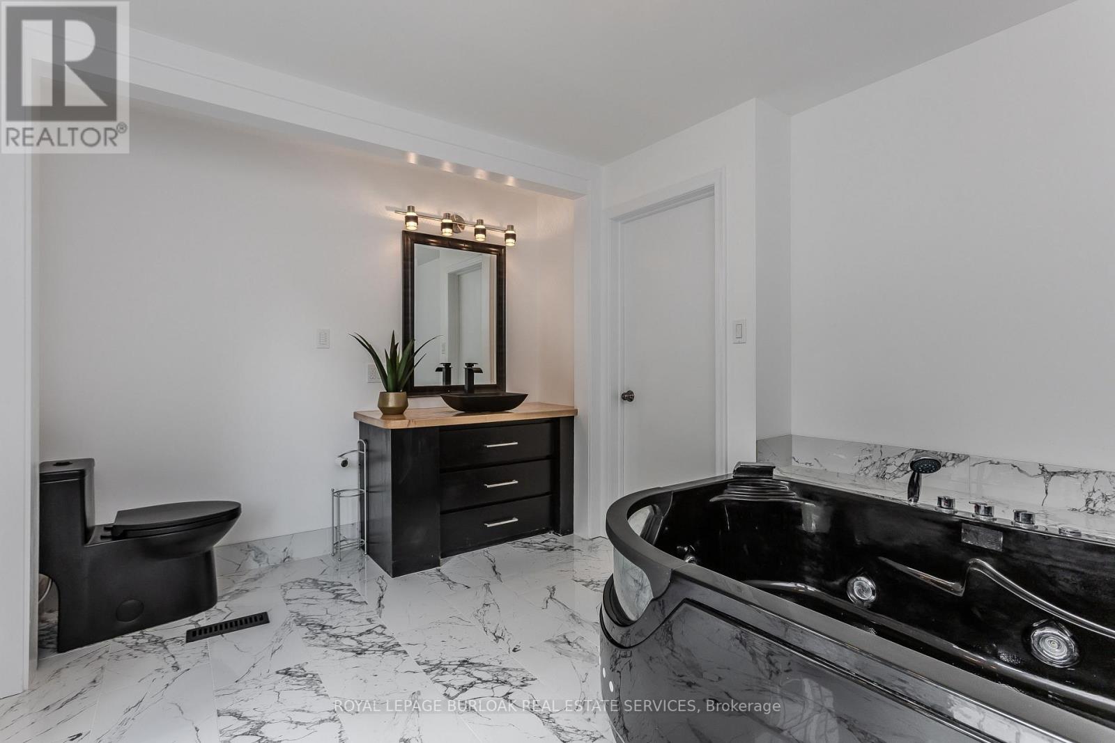 707 Ross Street, Burlington, Ontario  L7S 1S3 - Photo 27 - W13811342