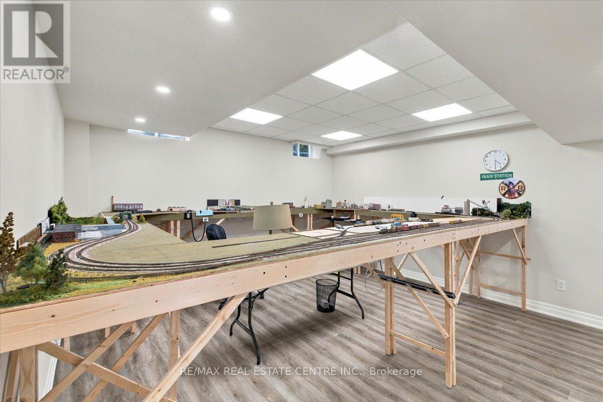 3124 Parsonage Crescent, Oakville, Ontario  L6H 0T9 - Photo 44 - W13811356