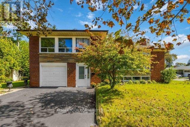 2 Munhall Road, Toronto, Ontario  M9P 1P9 - Photo 1 - W13811438