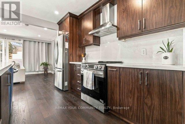 2 Munhall Road, Toronto, Ontario  M9P 1P9 - Photo 19 - W13811438