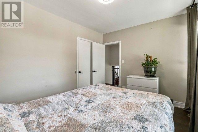 2 Munhall Road, Toronto, Ontario  M9P 1P9 - Photo 27 - W13811438