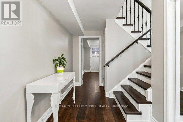 2 Munhall Road, Toronto, Ontario  M9P 1P9 - Photo 3 - W13811438