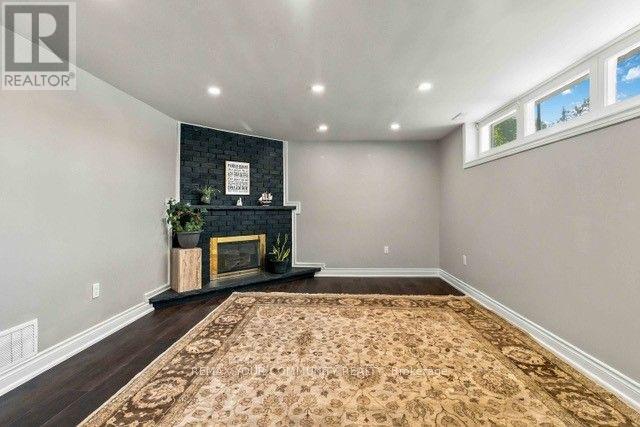 2 Munhall Road, Toronto, Ontario  M9P 1P9 - Photo 33 - W13811438