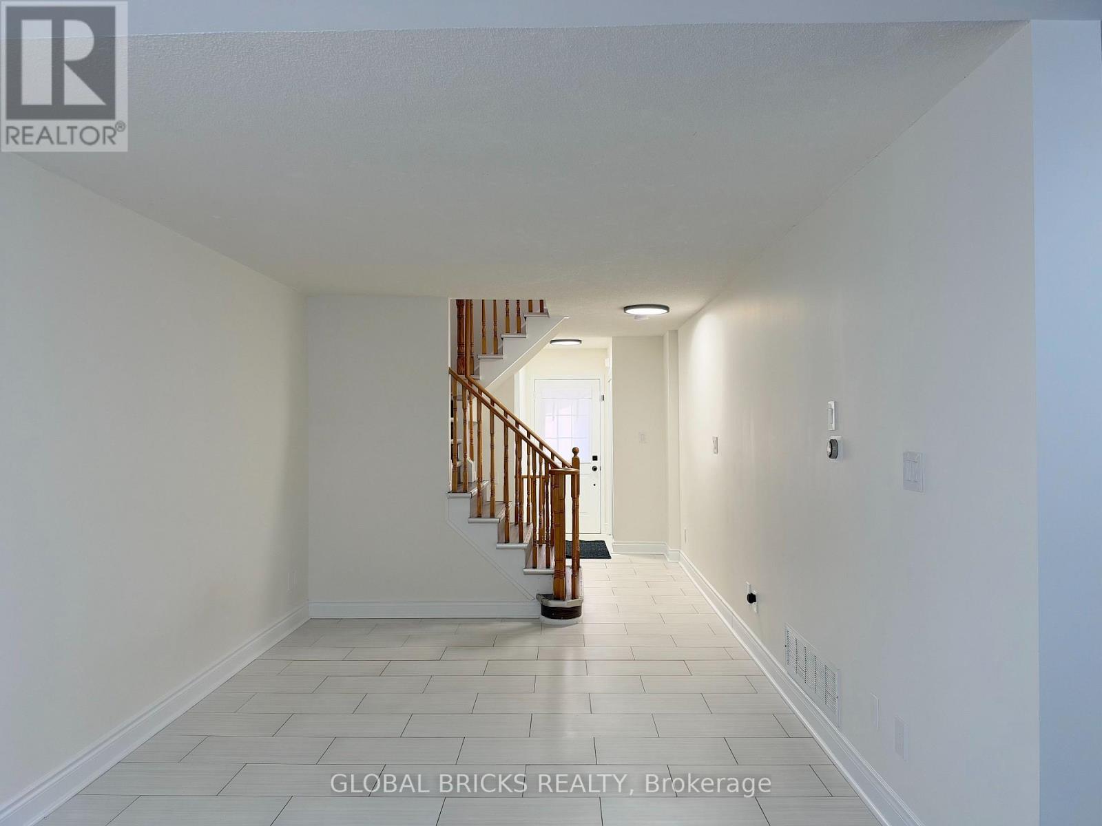 1049 Kennedy Circle, Milton (Be Beaty), Ontario  L9T 5S5 - Photo 6 - W13811452