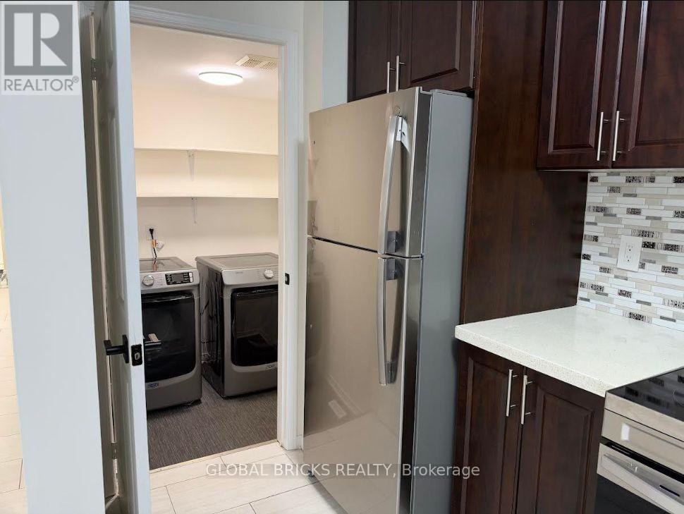 1049 Kennedy Circle, Milton (Be Beaty), Ontario  L9T 5S5 - Photo 8 - W13811452