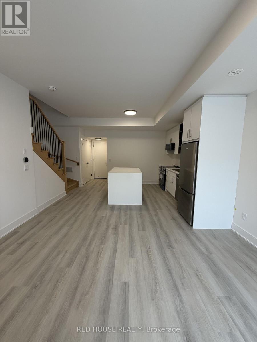 226 Ellis Avenue, St. Catharines, Ontario  L2P 0H2 - Photo 3 - X13811284