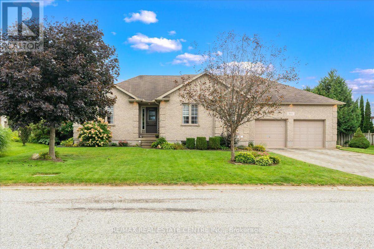 515 WOODWARD DRIVE, Strathroy-Caradoc, Ontario