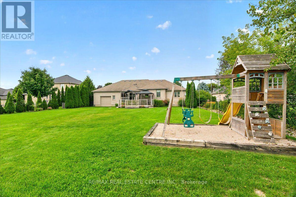 515 Woodward Drive, Strathroy-Caradoc, Ontario  N0L 1W0 - Photo 40 - X13811422