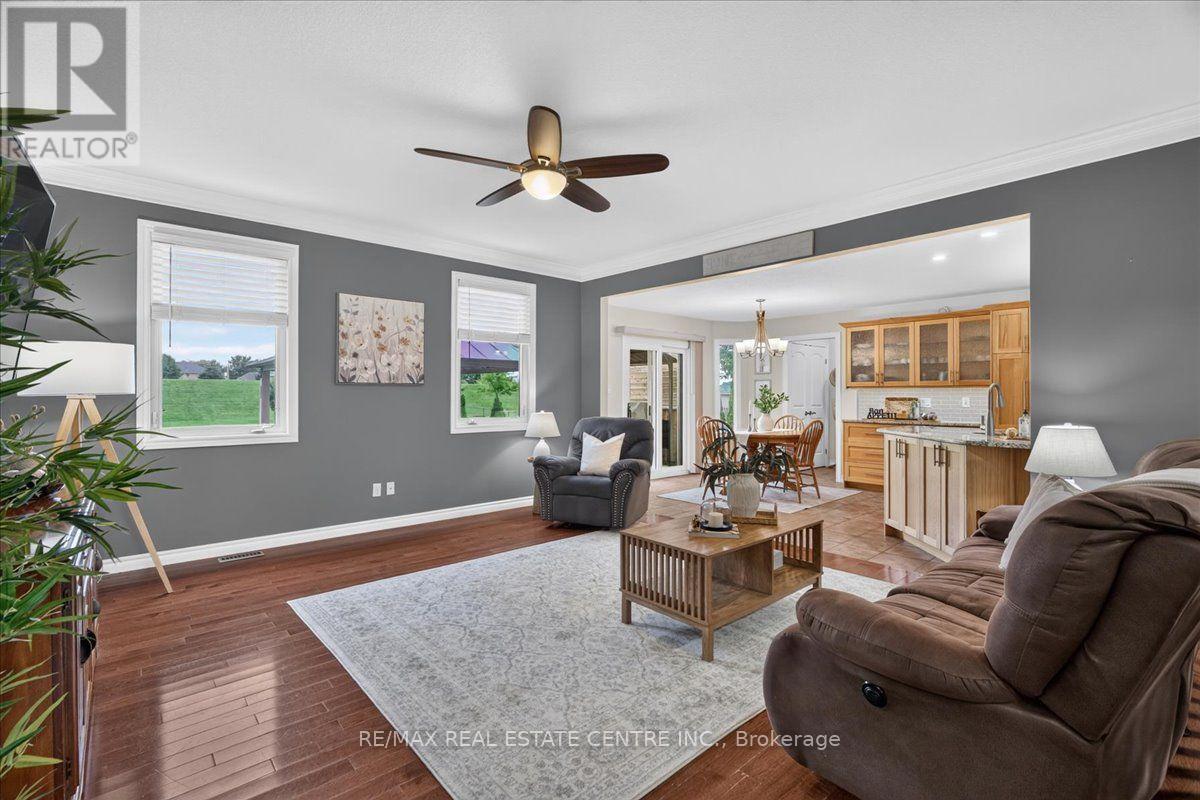 515 Woodward Drive, Strathroy-Caradoc, Ontario  N0L 1W0 - Photo 9 - X13811422