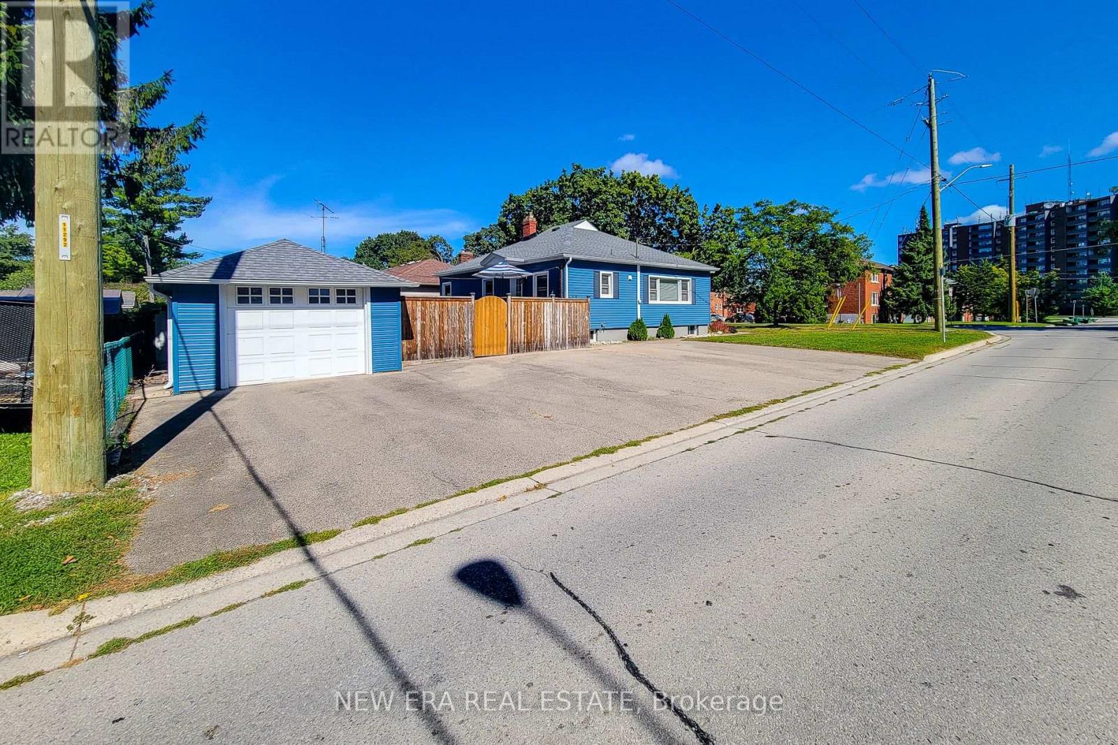 19 Thorndale Avenue, St. Catharines, Ontario  L2R 6A6 - Photo 5 - X13811446