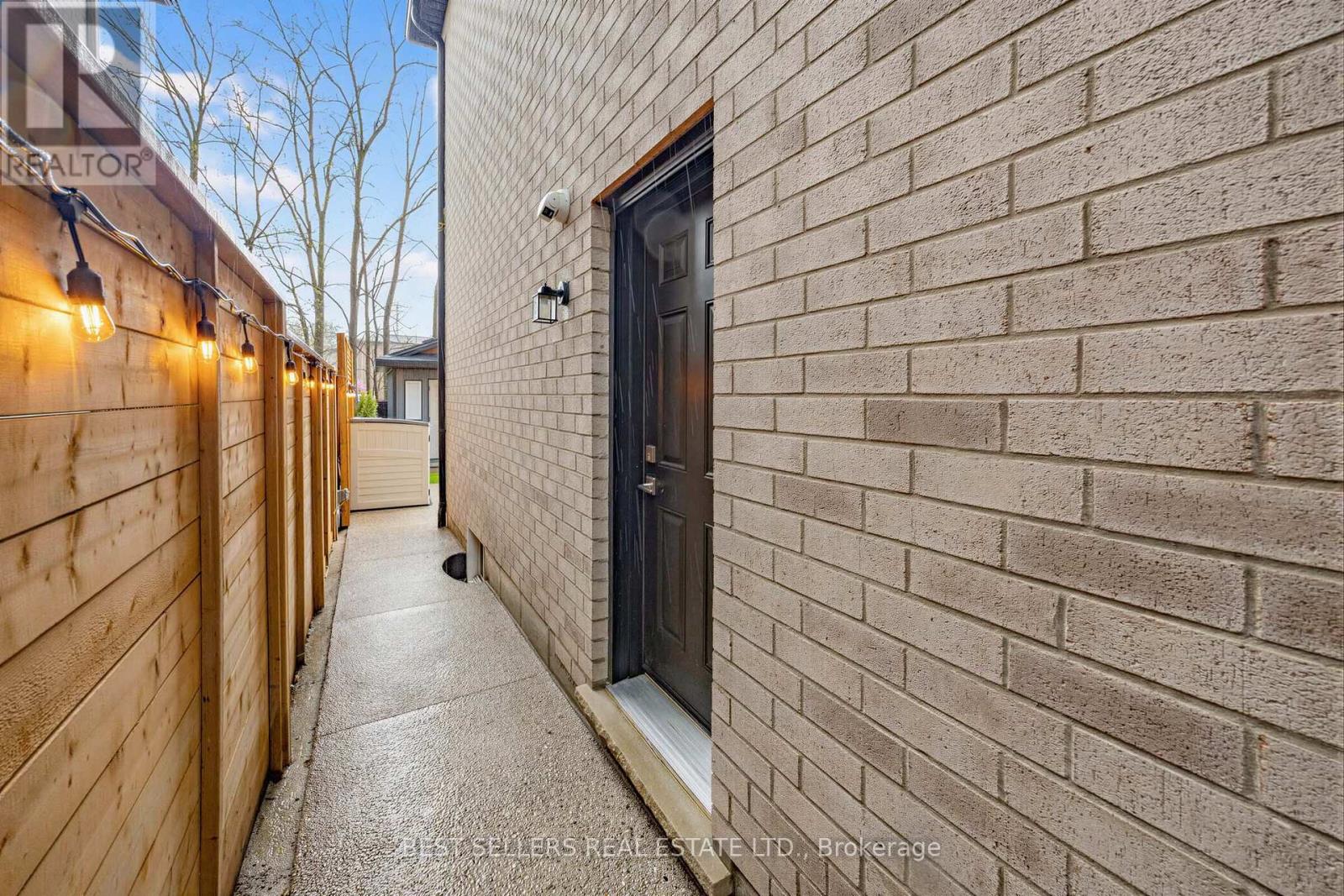 395 Klein Circle, Hamilton, Ontario  L9K 0K3 - Photo 38 - X13811488