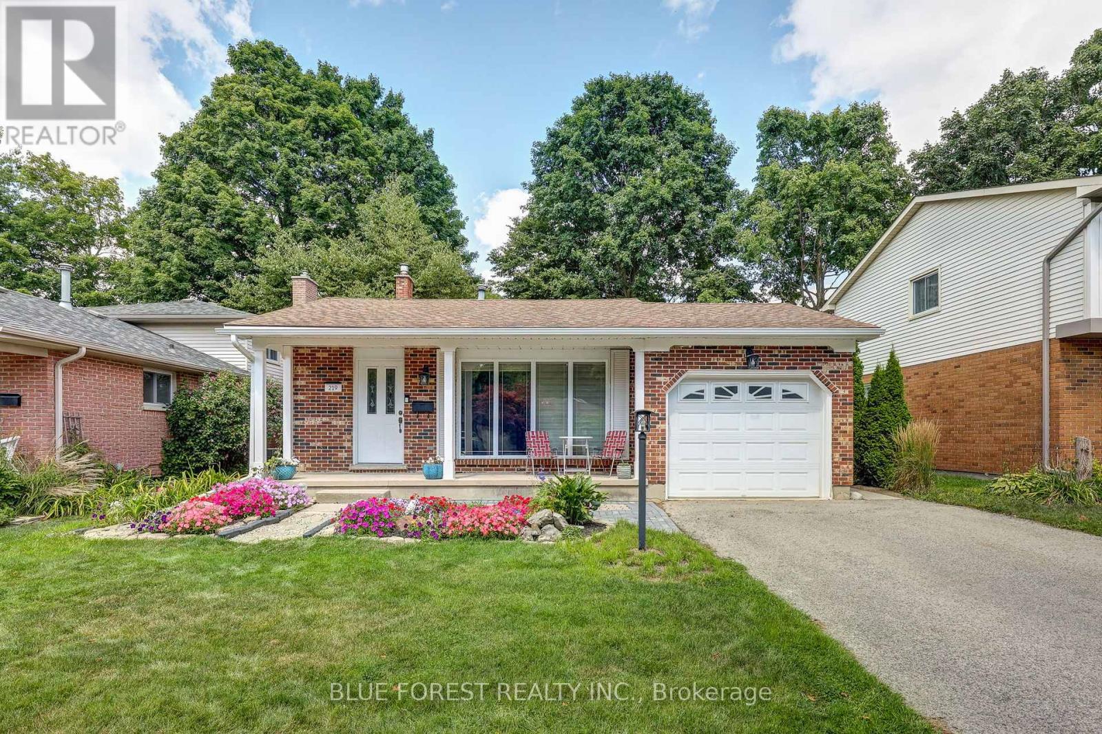 219 Worthington Avenue, London South, Ontario  N5Z 4H9 - Photo 2 - X13473178