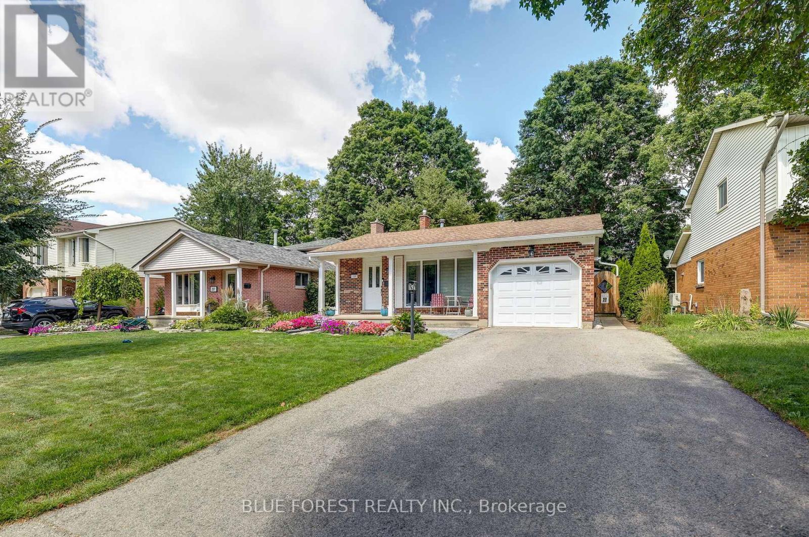 219 Worthington Avenue, London South, Ontario  N5Z 4H9 - Photo 3 - X13473178