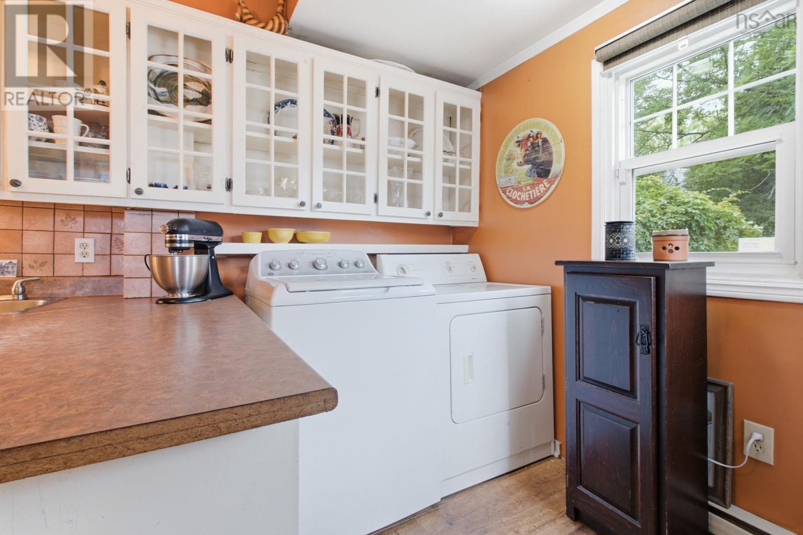 6235 Seaforth Street photo 17