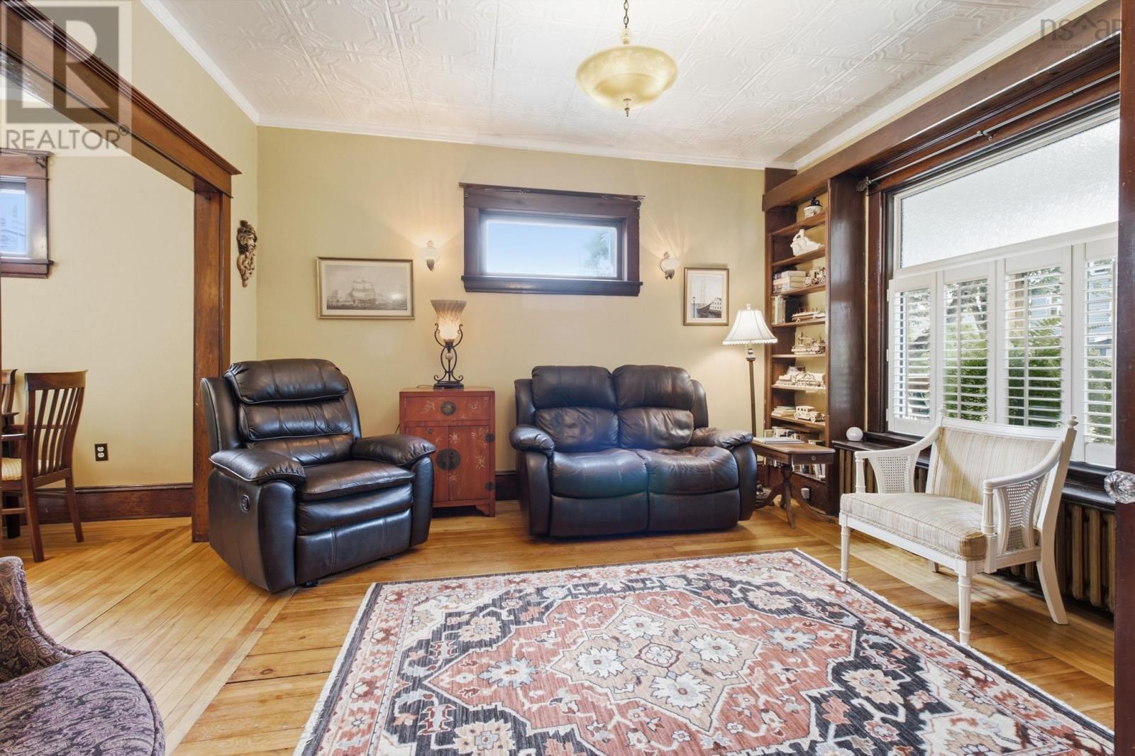 6235 Seaforth Street photo 8