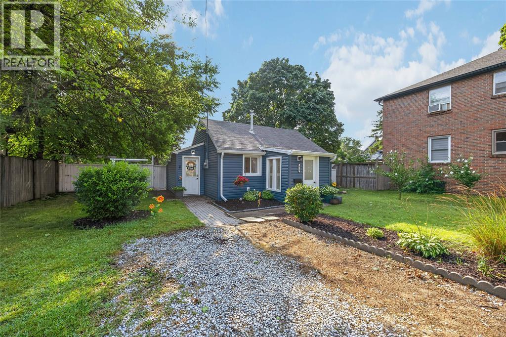 410 LYDIA STREET, Sarnia, Ontario