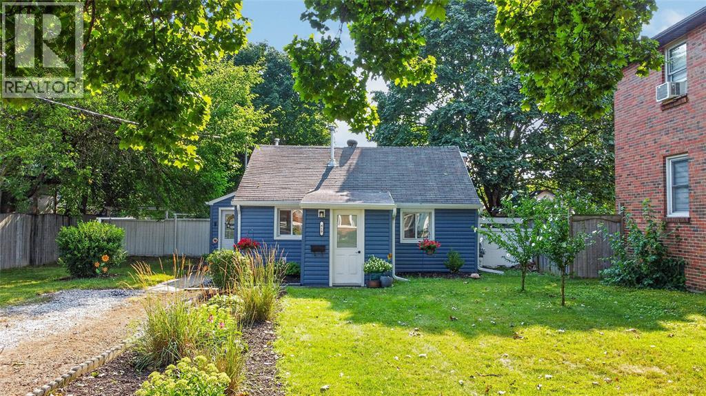 410 Lydia Street, Sarnia, Ontario  N7T 6P6 - Photo 2 - 26022696