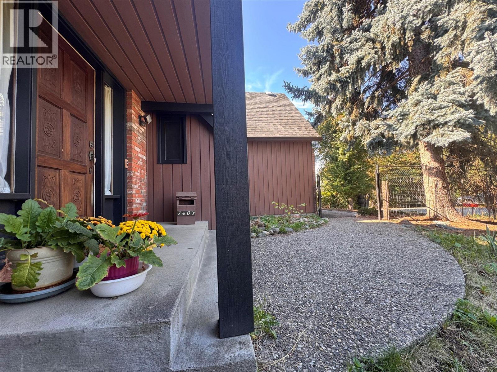 7603 De Jong Drive, Coldstream, British Columbia  V1B 1P2 - Photo 5 - 10396520