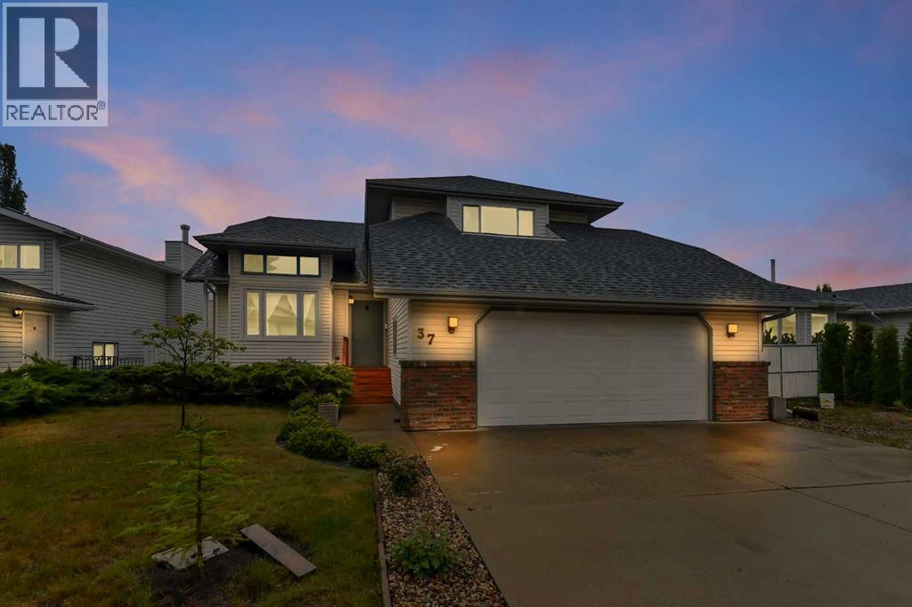 37 Denovan Crescent, Red Deer, Alberta  T4R 2B6 - Photo 3 - A2317003
