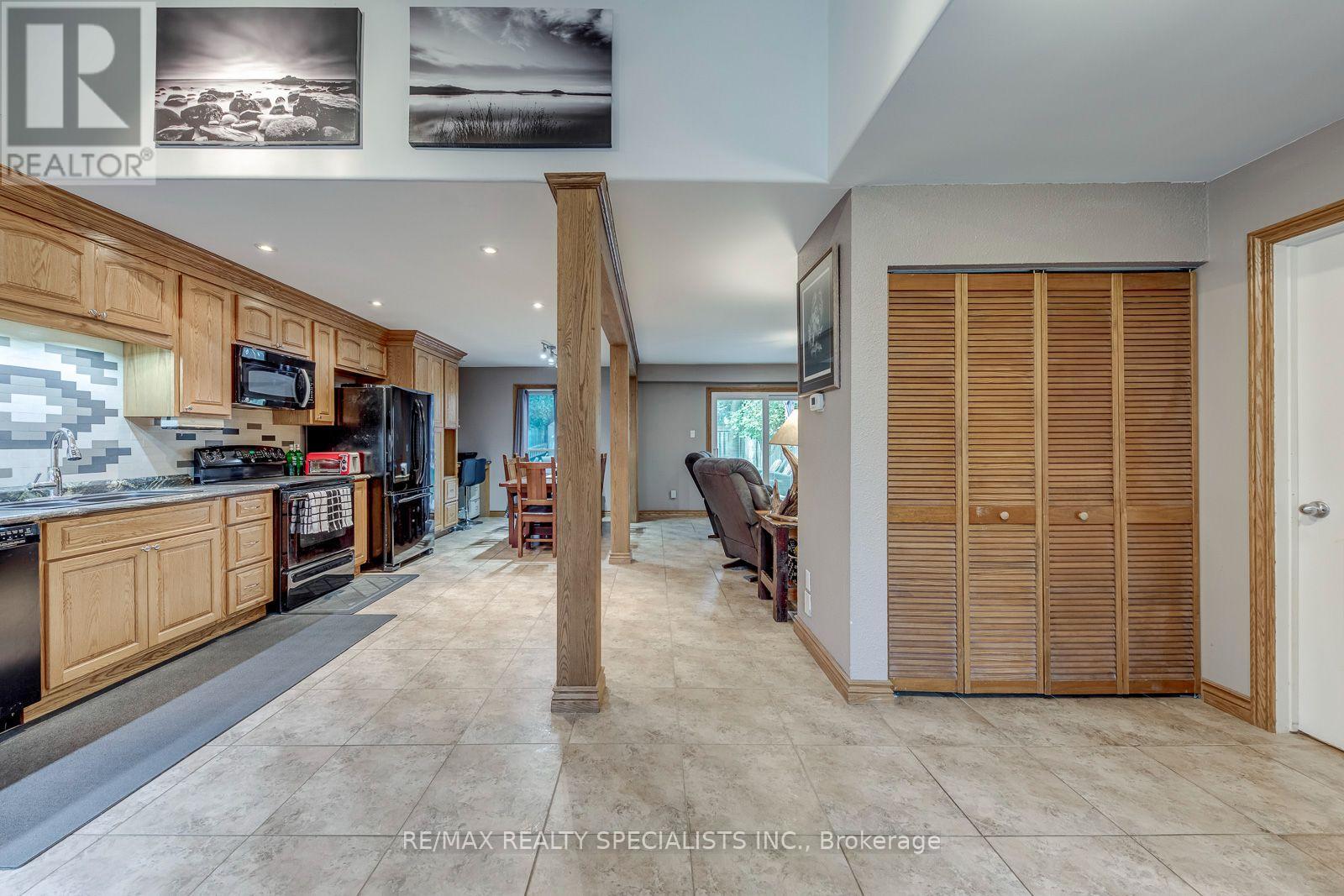 4089 Barbican Drive, Mississauga, Ontario  L5L 2C4 - Photo 8 - W13792684