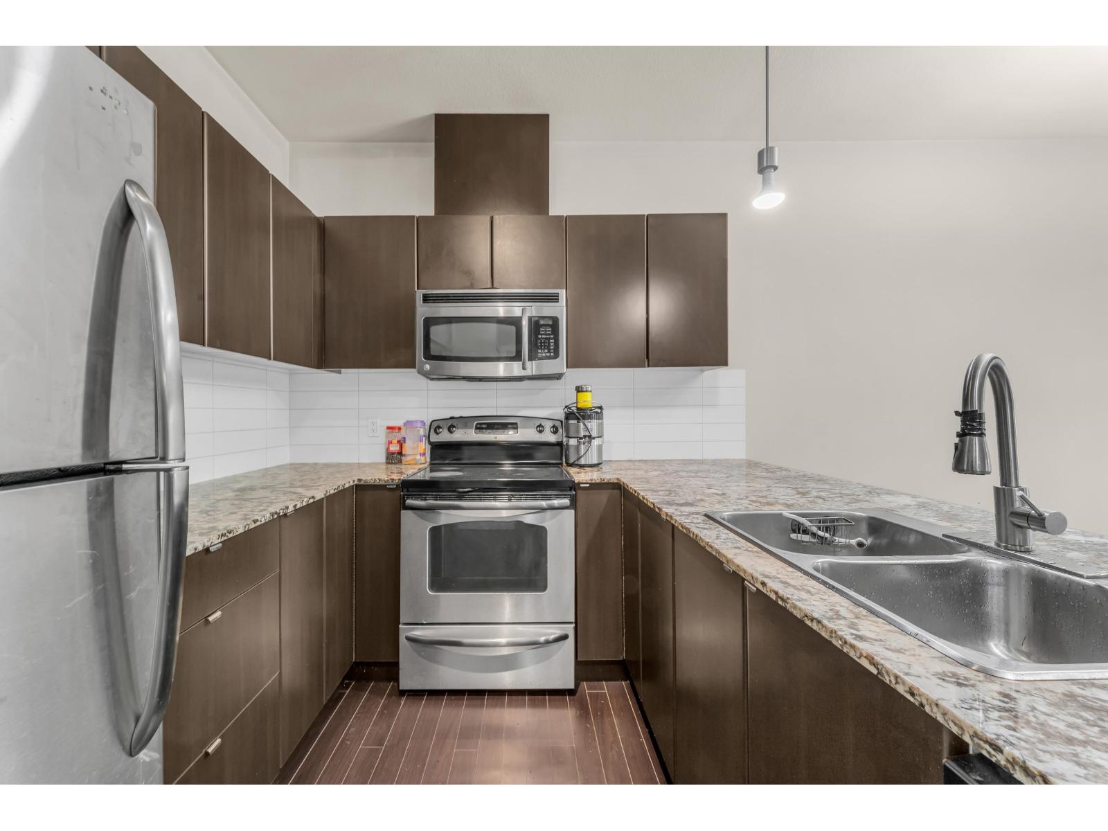 409 9655 King George Boulevard, Surrey, British Columbia V3T 0C7 - Photo 4 - R3167886