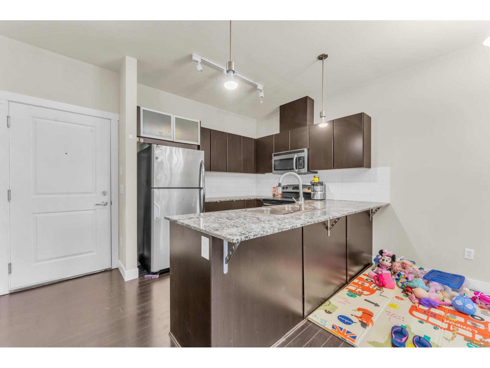 409 9655 King George Boulevard, Surrey, British Columbia V3T 0C7 - Photo 6 - R3167886