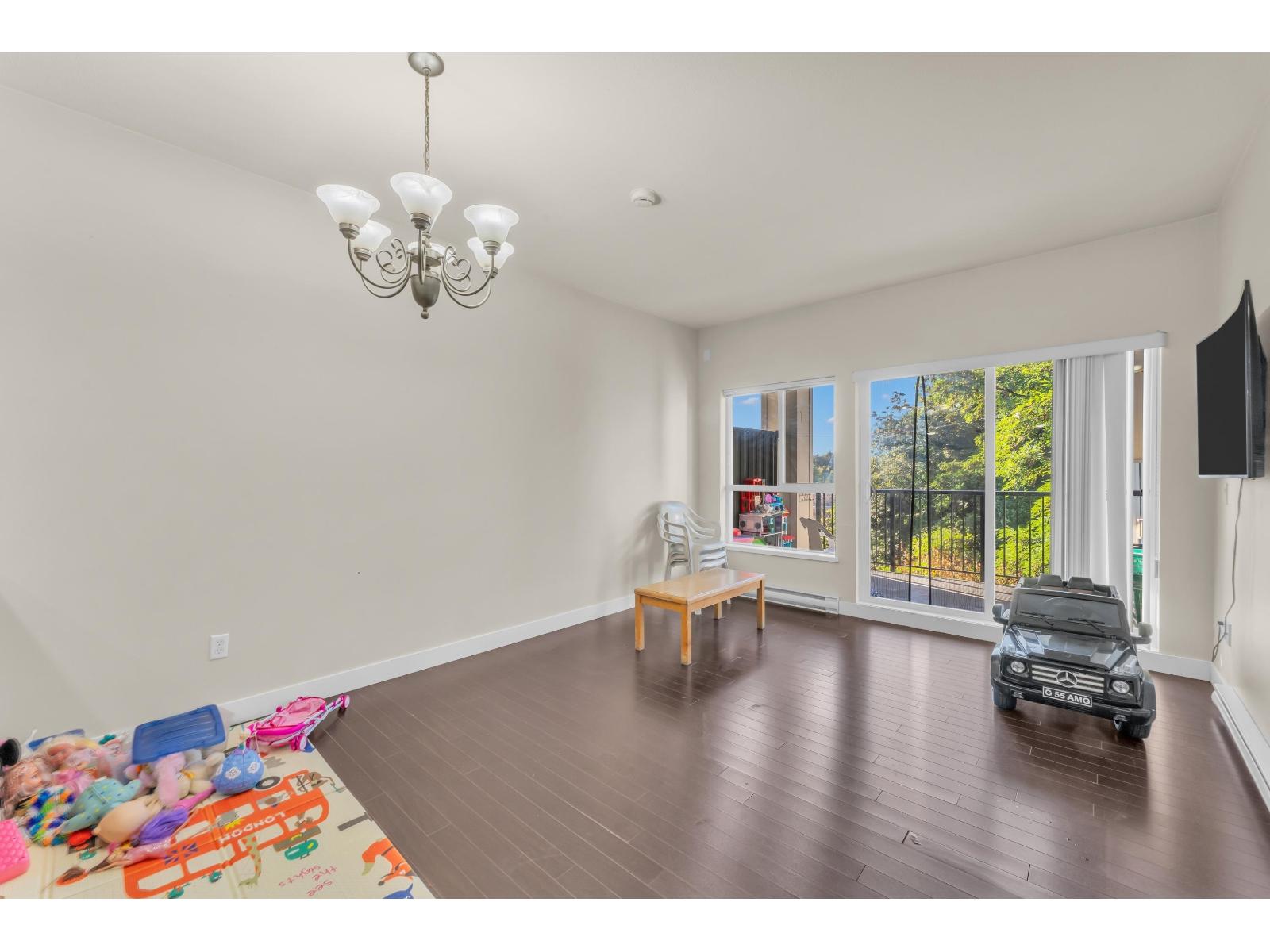 409 9655 King George Boulevard, Surrey, British Columbia V3T 0C7 - Photo 11 - R3167886