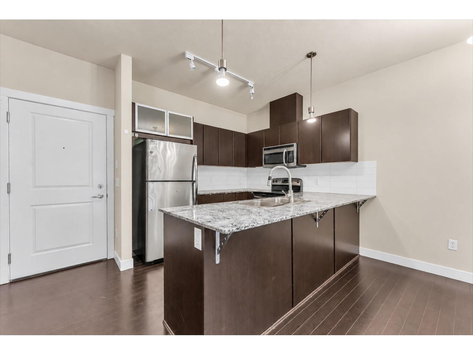 409 9655 King George Boulevard, Surrey, British Columbia V3T 0C7 - Photo 5 - R3167886
