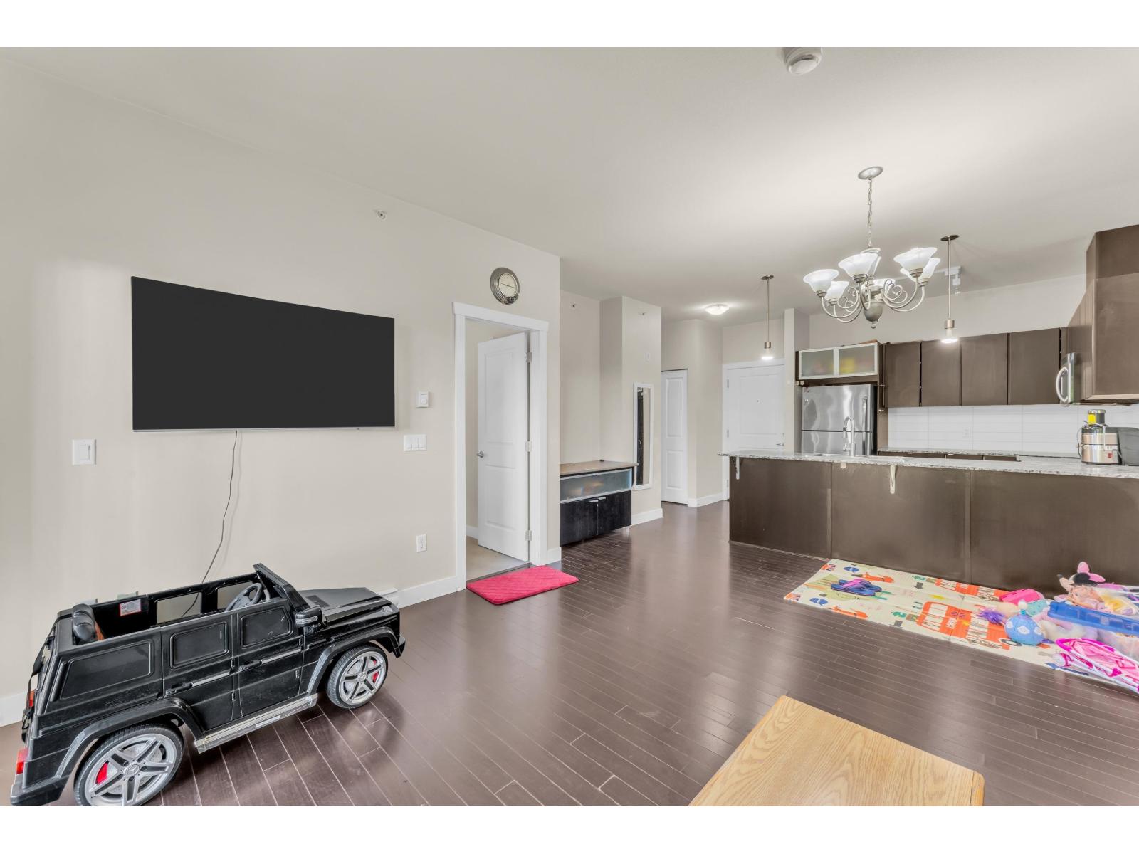 409 9655 King George Boulevard, Surrey, British Columbia V3T 0C7 - Photo 13 - R3167886