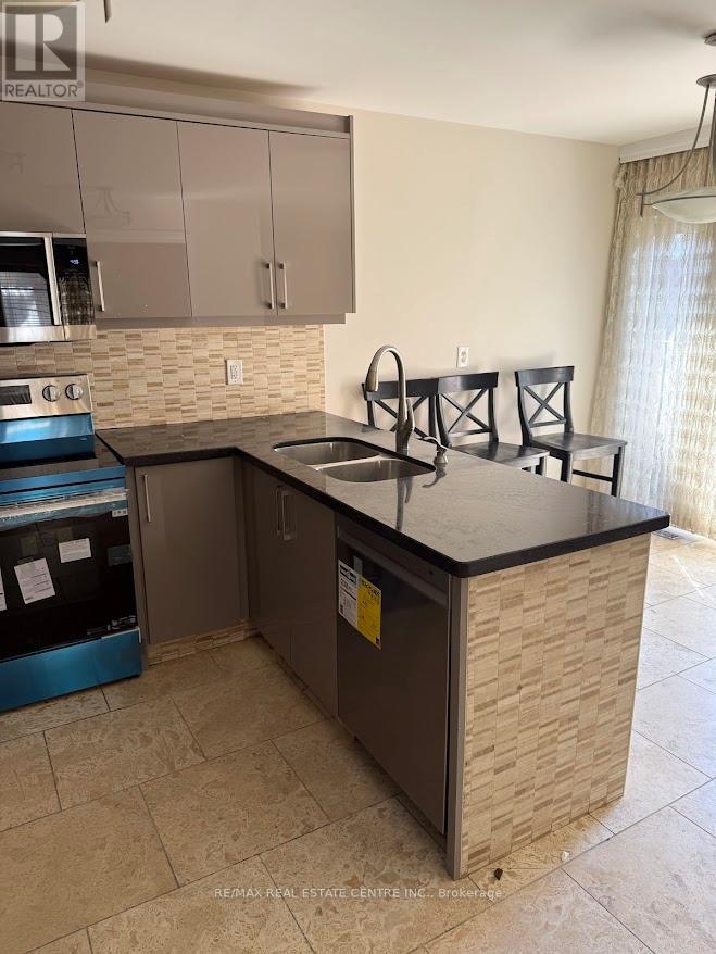 5989 Sidmouth Street, Mississauga, Ontario  L5V 2Z5 - Photo 14 - W13811534