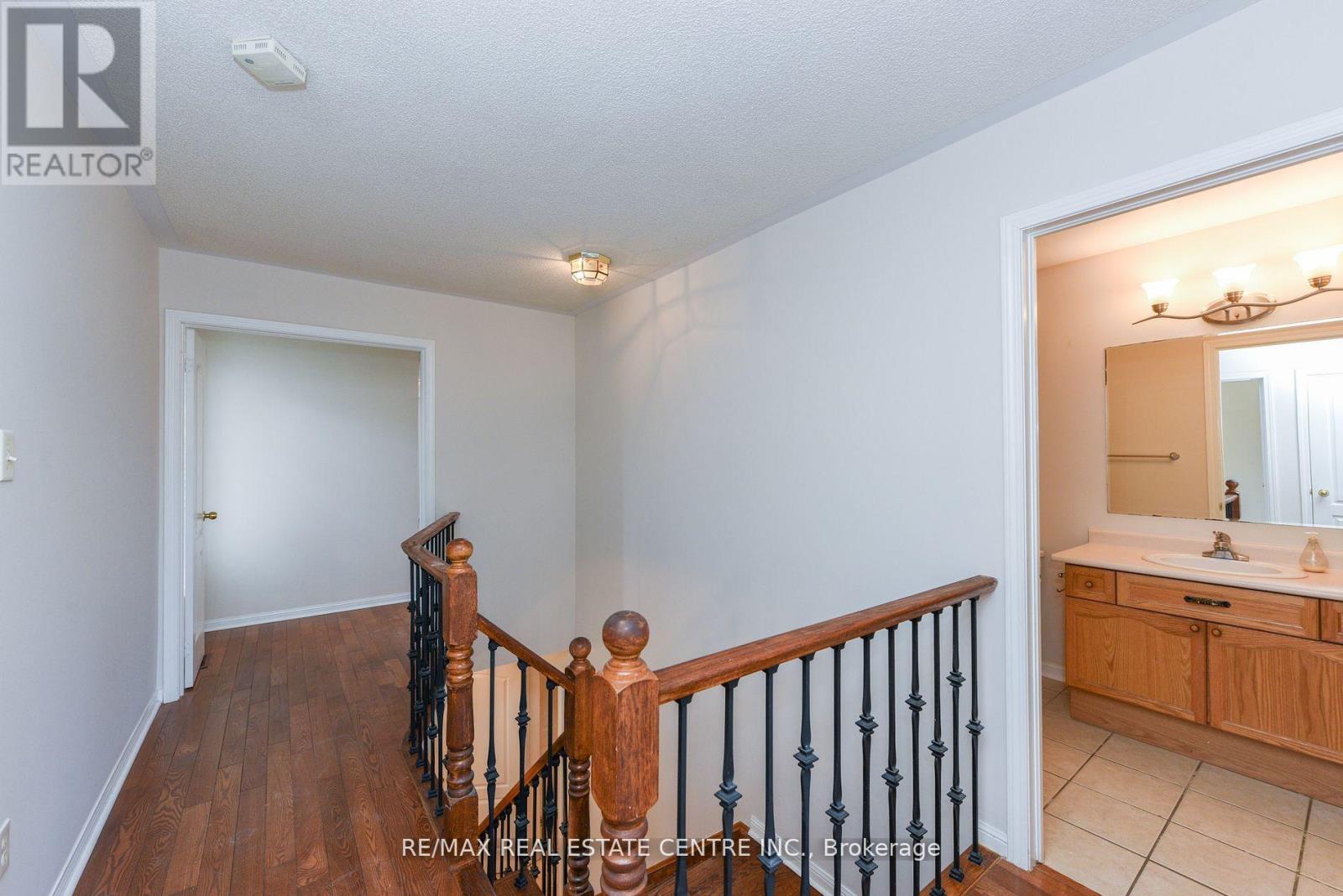 5989 Sidmouth Street, Mississauga, Ontario  L5V 2Z5 - Photo 18 - W13811534