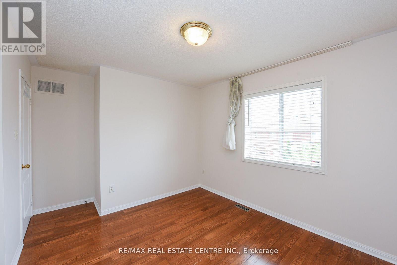 5989 Sidmouth Street, Mississauga, Ontario  L5V 2Z5 - Photo 21 - W13811534