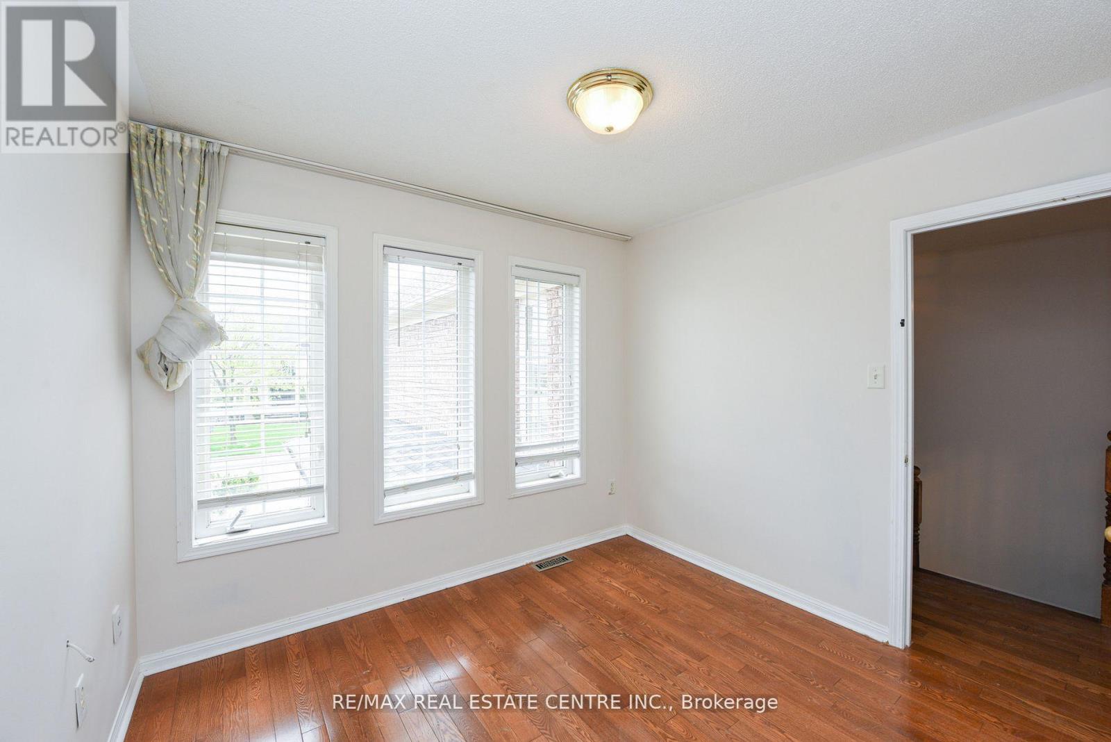 5989 Sidmouth Street, Mississauga, Ontario  L5V 2Z5 - Photo 27 - W13811534