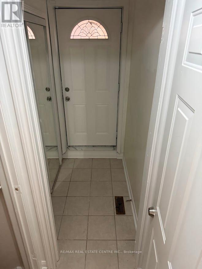 5989 Sidmouth Street, Mississauga, Ontario  L5V 2Z5 - Photo 34 - W13811534