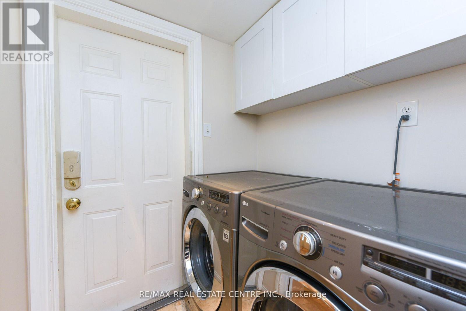 5989 Sidmouth Street, Mississauga, Ontario  L5V 2Z5 - Photo 7 - W13811534