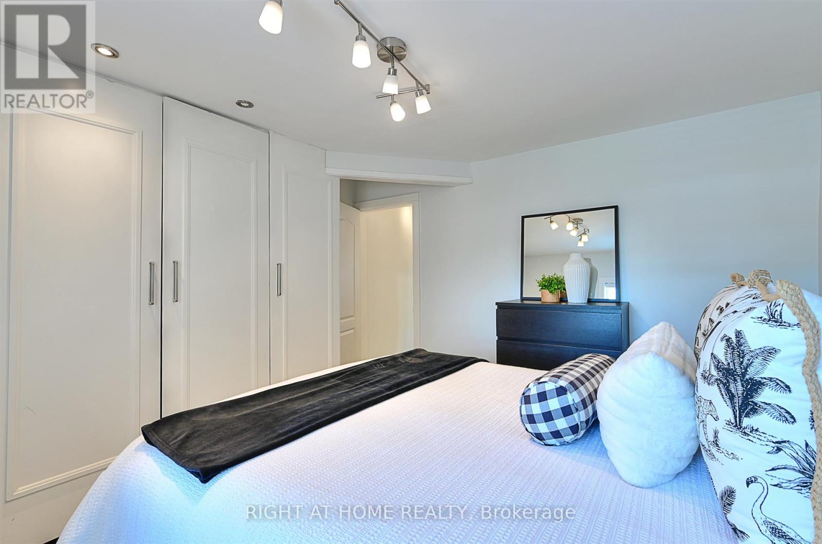 183 Earlscourt Avenue, Toronto, Ontario  M6E 4B2 - Photo 15 - W13811542