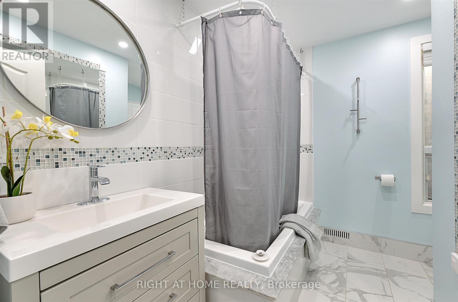 183 Earlscourt Avenue, Toronto, Ontario  M6E 4B2 - Photo 16 - W13811542